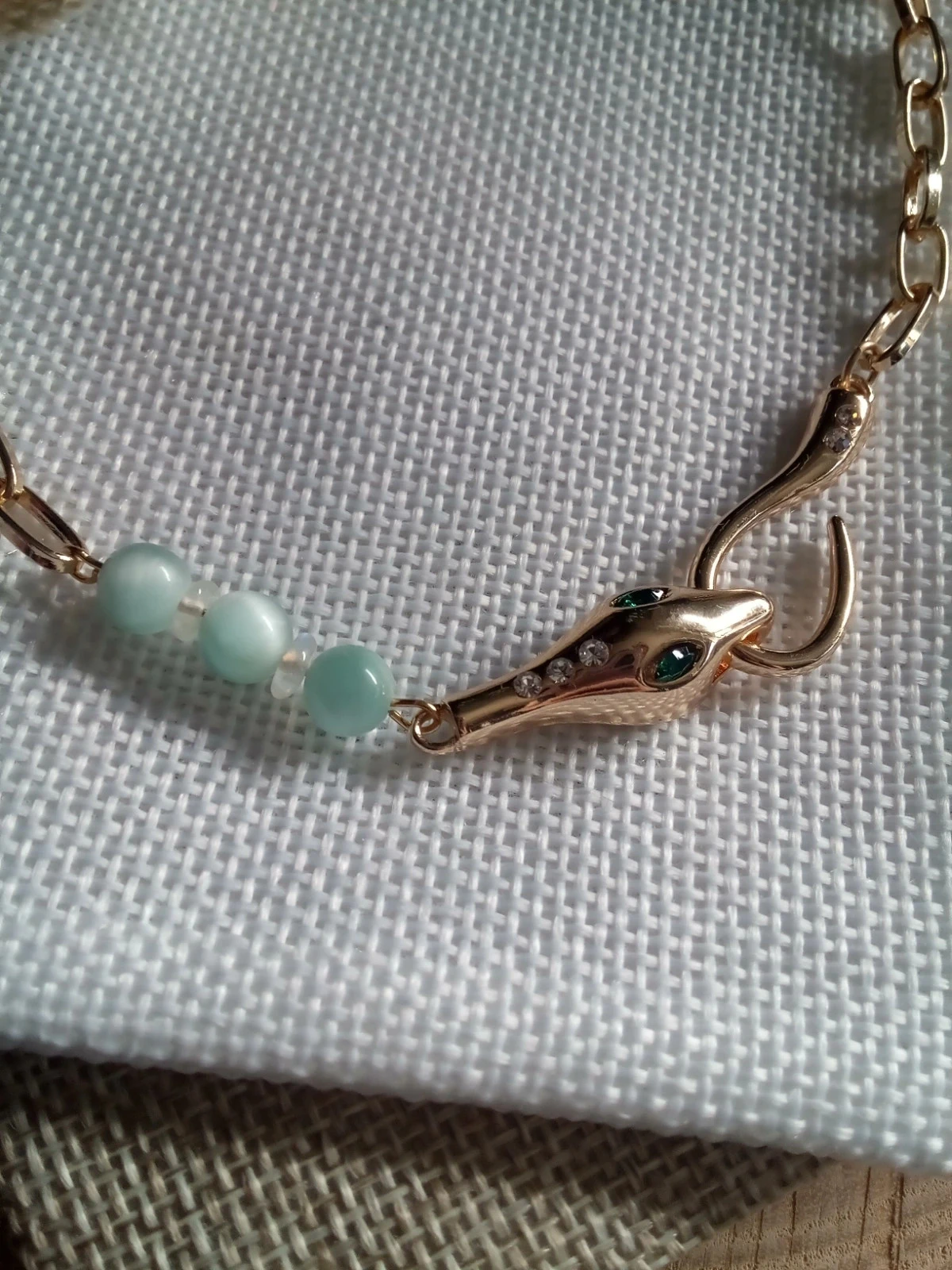 Collier serpent et pierres d'Angélite – photo 3